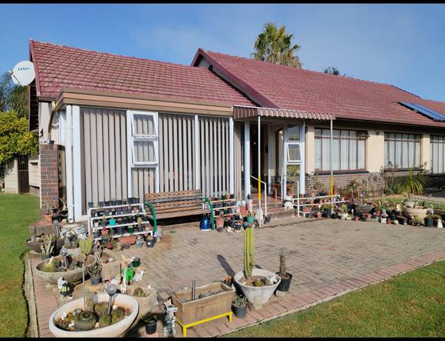 3 BEDROOM HOUSE FOR SALE IN KEMPTON PARK EXT 4